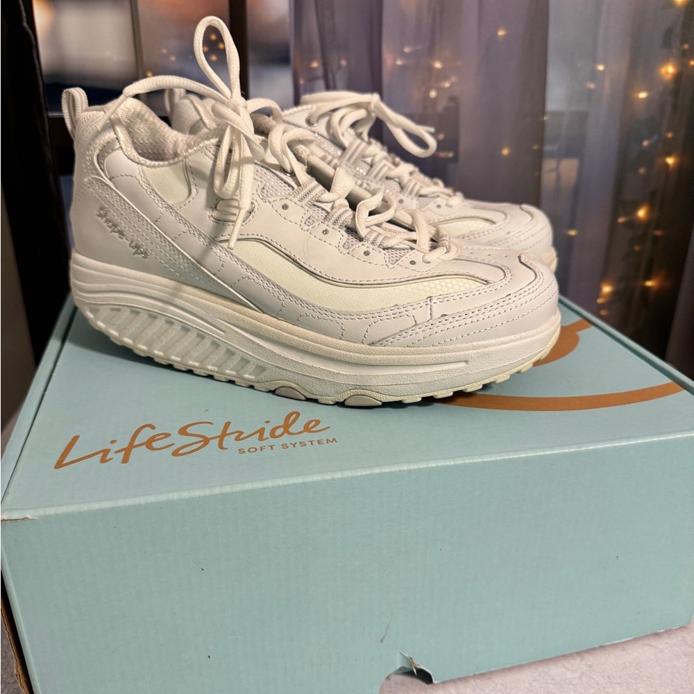 Skechers Shape Ups Women's White Toning Sneakers Sz 7.5
